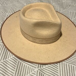 Lack of Color crème hat